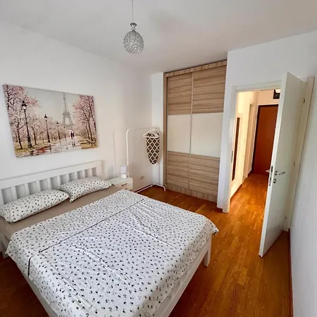 Bright & Modern In Kvart شقة *