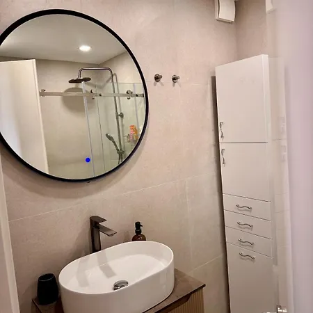 Apartment Bright & Modern In Kvart